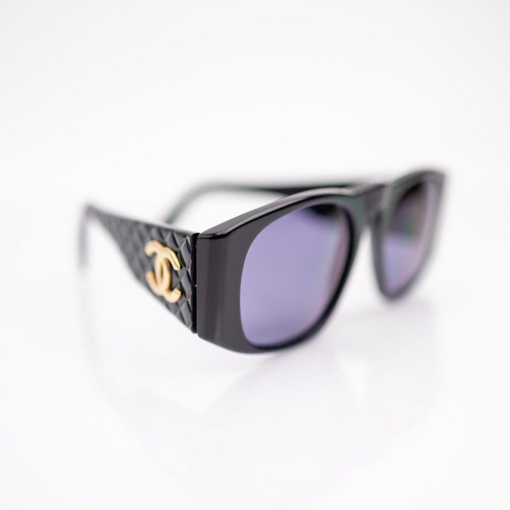 Vintage Chanel 01450 94305 Quilted Frames